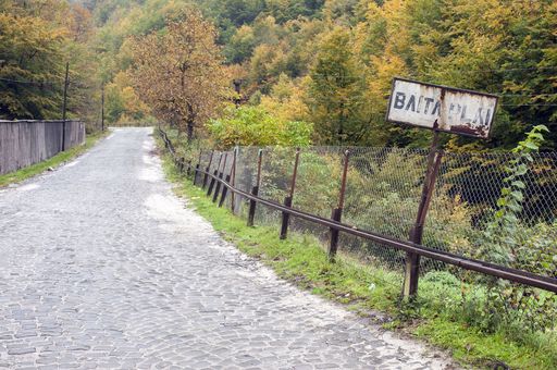 Protest spontan la Mina Băiţa - Minerii refuză să intre în mină din cauză că promisiunile privind achitarea drepturilor salariale nu au fost respectate/ Sindicaliştii afirmă că astfel de întârzieri au loc periodic