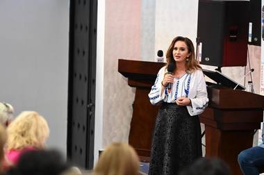 Ministrul Familiei a participat, la Târgu Jiu, la o dezbatere despre reducerea abandonului şcolar, fenomenul mamelor minore, eradicarea consumului de droguri în rândul tinerilor şi diminuarea bullying-ului în şcoli