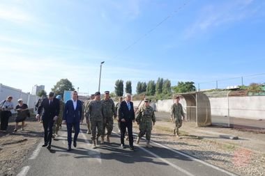 Ministrul Apărării anunţă că va fi desfiinţat spitalul de campanie de la Timişoara, deschis în perioada pandemiei de COVID-19, pe un standion/ Primăria ar trebui să înceapă lucrările de refacere a gazonului
