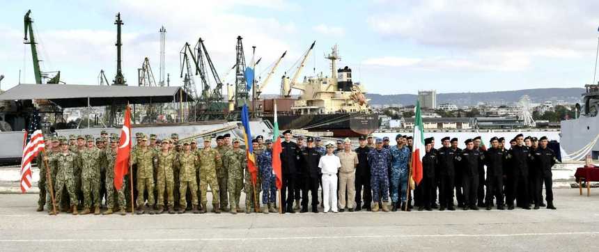 Scafandri militari români au participat la un exerciţiu multinaţional, în Bulgaria/ Ei au desfăşurat antrenamente împotriva pericolului minelor marine 