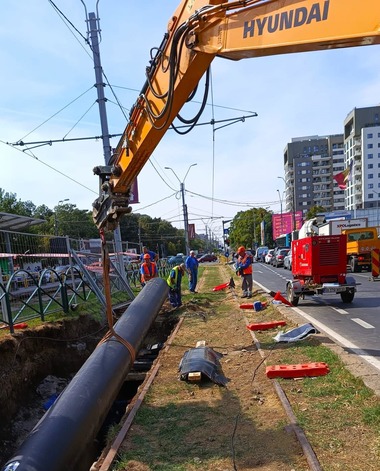 Nicuşor Dan: Peste 650 de metri de conductă nouă, preizolată, dotată cu senzori de detecţie a avariilor, au fost montaţi în galeria de termoficare pe bulevardul Timişoara, pe Magistrala I Vest
