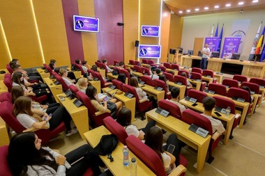 Nicuşor Dan: A început a doua ediţie a programului ”Vocaţia Ta”, care oferă elevilor şi liceenilor servicii gratuite de consiliere şi orientare şcolară şi în carieră