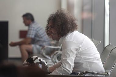 Primele declaraţii ale tatălui tânărului care, drogat fiind, a accidentat mortal două persoane la 2 Mai: E un dezastru pentru noi / Nu pot schimba scaunul cu părinţii aceia /Acest copil a greşit foarte mult / Ce spune despre muniţia găsită în casa sa