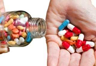 Legea prin care medicamentele expirate şi cele neutilizate vor fi considerate deşeuri periculoase şi vor putea fi duse în puncte de colectare amenajate în curţile spitalelor, promulgată