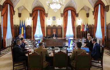 Membrii CSAT au decis constituirea unui grup de lucru interinstituţional care să elaboreze măsuri de combatere a traficului şi consumului de droguri / Grupuri operaţionale vor fi înfiinţate şi la nivel judeţean