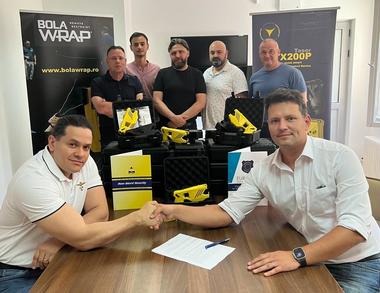 Dispozitive cu electroşocuri, în dotarea poliţiştilor din Bucureşti / Poliţia Capitalei: Experienţa a reliefat o serie de riscuri / Demersuri pentru a ne asigura că dispozitivul nu prezintă risc pentru viaţa persoanelor asupra cărora ar putea fi folosite