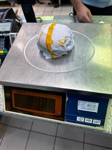 Restaurantul McDonald’s din Gara de Nord a fost închis temporar de ANPC şi amendat cu 50.000 de lei/ Printre nereguli: preparate expirate, zone insalubre, mizerie - FOTO, VIDEO