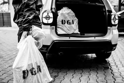 Medic şef de secţie la Spitalul de Psihiatrie Sibiu, acuzat de luare de mită / Ar fi primit bani şi produse alimentare şi nealimentare de la pacienţi

