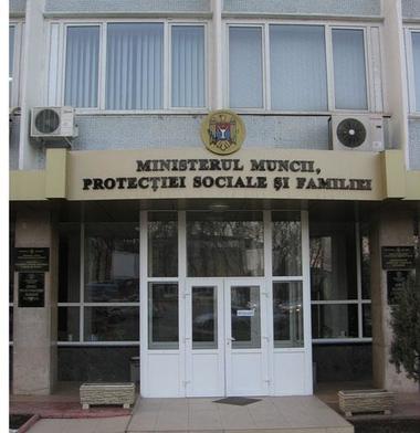 Autorităţile au găsit la centrul rezidenţial ilegal din Voluntari 29 de beneficiari / 6 au fost evaluaţi de medici, 3 preluaţi de familii, restul trimişi la spitale / Nu au urme de violenţă

