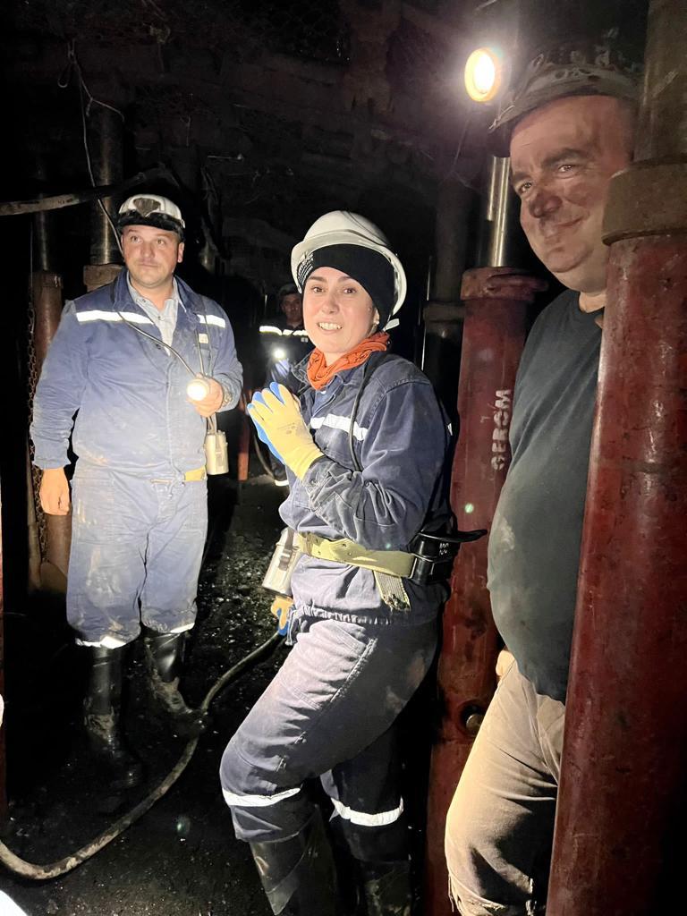 Ministrul Muncii a coborât în subteran la Mina Vulcan pentru a discuta cu minerii şi a vedea condiţiile de lucru