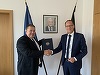 Ambasada Germaniei la Bucureşti sprijină din nou proiectul „Susţinerea cadrelor didactice din învăţământul în limbă germană din România”, cu un milion de euro