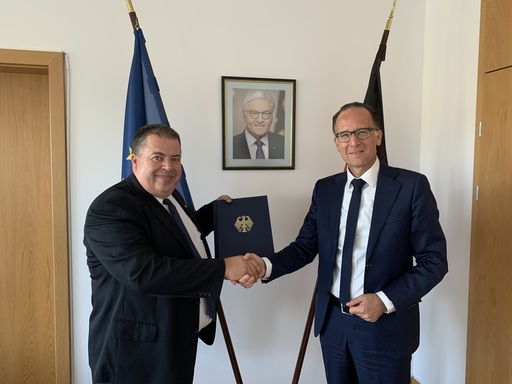 Ambasada Germaniei la Bucureşti sprijină din nou proiectul „Susţinerea cadrelor didactice din învăţământul în limbă germană din România”, cu un milion de euro