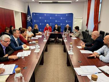 Simona Bucura-Oprescu, discuţii cu reprezentanţii Avocatului Poporului, Consiliului Economic şi Social, Agenţiei de Achiziţii Publice, CNCD, CNA, AEP, INS despre salarizarea din sistemul public 