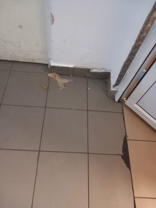Nereguli în zonele de restaurante, constatate de comisarii ANPC în două dintre cele trei mari centre comerciale din Ploieşti - FOTO
