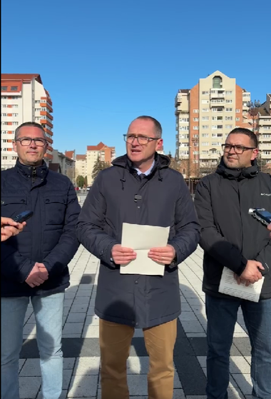Primarul din Miercurea Ciuc propune măsuri pentru întărirea siguranţei publice în oraş: creşterea numărului de patrule pe străzi, grupuri de pază civilă şi limitarea programului magazinelor care acum sunt deschise non-stop