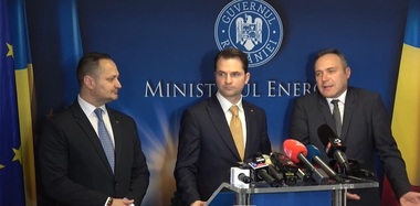 Burduja cere sprijinul populaţiei pentru combaterea sărăciei energetice. Ministrul anunţă două proiecte prin care oamenii pot dona lemne şi pot ”adopta” o casă neelectrificată, contribuind la conectarea acesteia la o sursă de energie