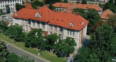 Guvernul alocă aproape 7 milioane de euro Mitropoliei Banatului pentru a cumpăra un ansamblu de clădiri din centrul Timişoarei - FOTO