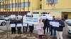 Sindicaliştii din mai multe instituţii continuă protestele / Oamenii au întrerupt lucrul şi au ieşit pe holuri sau pe scările din faţa sediilor / ”La muncă egală, salarii egale” – cer sindicaliştii / Protest şi la Ministerul Sănătăţii - FOTO
