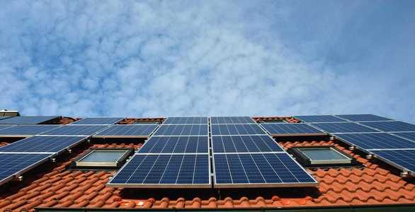 Casa Verde Fotovoltaice - Societatea care a contestat în instanţă respingerea din program a renunţat la proces, astfel că programul poate fi reluat
