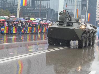 Aproape 500 de militari şi angajaţi ai Ministerului de Interne vor participa la parada de 1 Decembrie de la Iaşi/ Primăria va împărţi 3.000 de porţii de fasole cu cârnaţi