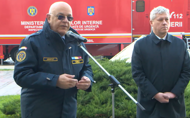Raed Arafat: Noile centre de comandă vor ajuta pompierii la intervenţiile lor şi pe cei care comandă şi coordonează intervenţia să facă acest lucru într-un mod corect şi civilizat, cu toate comunicaţiile necesare, inclusiv cele satelitare