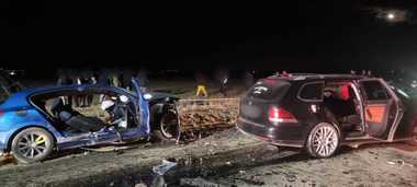 Accident grav în judeţul Suceava /Trei persoane, găsite în stop cardio-respirator / Una dintre victime, declarată decedată, un tânăr de 21 de ani resuscitat - FOTO