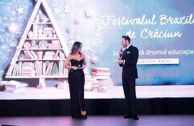 Festivalul Brazilor de Crăciun - Un million de euro pentru accesul la educaţie al copiilor vulnerabili / Doi brazi licitaţi contra sumei de 140.000 de euro: bradul UNTOLD şi cel creat de Salvaţi Copiii România, cu sprijinul Ştefaniei Mircea - FOTO

