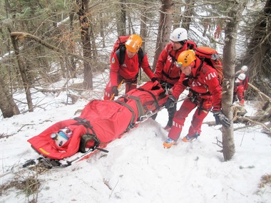 Salvamont: În ultimele 24 de ore s-au primit 23 de apeluri prin care se solicita intervenţia de urgenţă/ Au fost salvate 27 de persoane. Dintre acestea, 8 au fost predate Serviciului de Ambulanţă sau SMURD pentru transport la spital