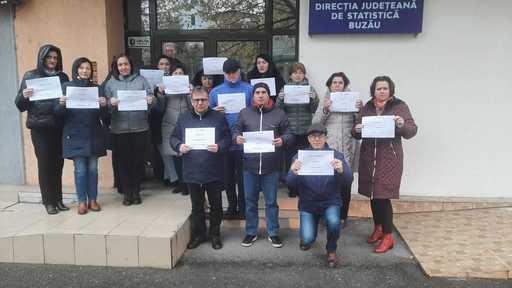 Aproximativ 900 de angajaţi ai Institutului Naţional de Statistică au întrerupt lucrul, reclamând salarizarea discriminatorie îndelungată