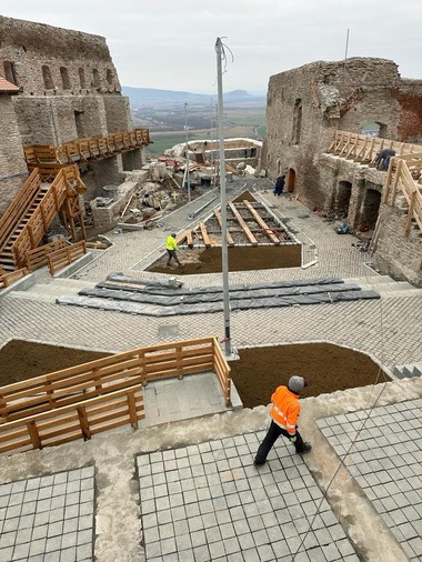 Lucrările de reabilitare şi reamenajare de la Cetatea Deva sunt aproape de final/ Investiţia se ridică la 23 de milioane de lei - FOTO