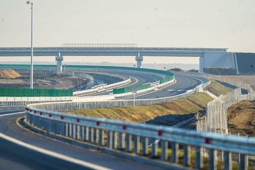 A fost deschisă circulaţia pe cei 31,75 km ai Tronsonului 3 al drumului expres Craiova-Piteşti - VIDEO