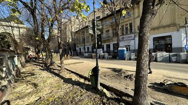 Nicuşor Dan: Anul acesta, am investit în reparaţia trotuarelor din Capitală aproximativ 34 de milioane de lei, iar suprafaţa totală pe care s-a intervenit este de 74.000 de mp