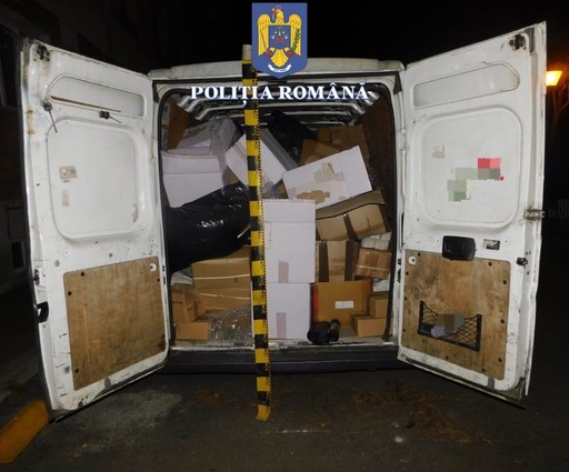 Constanţa: O tonă de substanţe dopante, găsită de poliţişti într-o autoutilitară în care se aflau doi bărbaţi 