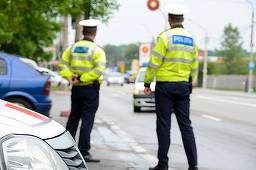 Poliţiştii au aplicat, în ultimele 24 de ore, amenzi în valoare totală de peste 1,4 milioane lei / 243 permise de conducere au fost reţinute