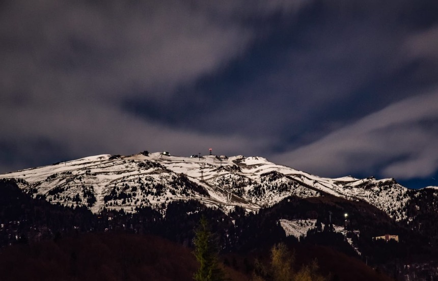 Locurile de cazare din staţiunile din Prahova, ocupate în proporţie de 70% în perioada Crăciunului /  Asociaţie din turism: Din păcate, nu sunt anunţate evenimente publice care să sărbătorească trecerea în noul an