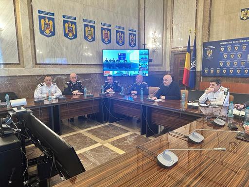 Şedinţă la DSU, după incendiu de la Ferma Dacilor. Raed Arafat cere modificarea legislaţiei privind situaţiile de urgenţă