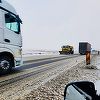 Vrancea - Lapoviţă şi ninsoare, în zona de nord a judeţului fiind viscol puternic, cu porţiuni de drum cu circulaţie îngreunată. Prefectul declară că nu sunt drumuri închise - FOTO