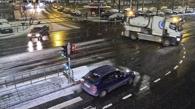 Sute de utilaje intervin în Bucureşti pentru a evita depunerea de polei / S-au raportat probleme pe unele artere principale 