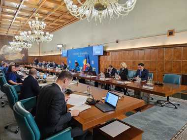 Guvernul a aprobat scoaterea din rezervele statului a unor produse, cu titlul gratuit, pentru 10.500 de copii şi tineri instituţionalizaţi / Ministerul Familiei a cerut un ajutor umanitar de peste 19 milioane lei cu TVA