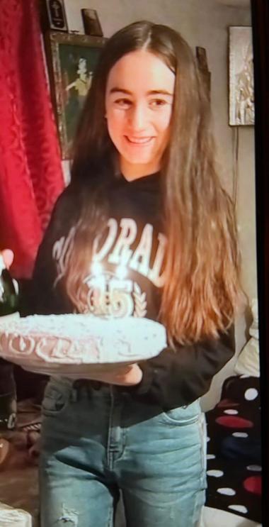 O fată de 16 ani a plecat, vineri seară de acasă din comuna Cârligele către Focşani şi nu a mai revenit / Poliţiştii fac apel la populaţie pentru găsirea acesteia
