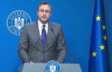 Diploma de absolvire a liceului va conţine un cod QR / Constantin: Măsura va fi extinsă cu anul şcolar 2024-2025 pentru toate formularele actelor de studii
