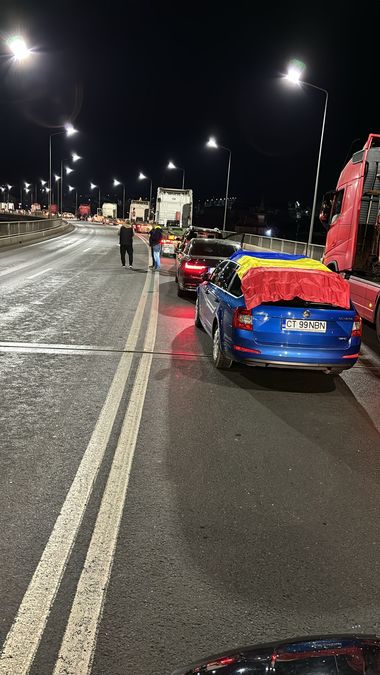 Transportatorii au blocat din nou una dintre intrările în Portul Constanţa 