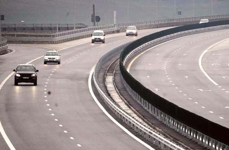 CNAIR: Circulaţia rutieră pe pasajul de la kilometrul 10 al autostrăzii A2, în 5 şi 6 februarie, pentru desfăşurarea unor lucrări