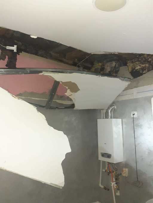 UPDATE - Vaslui: Un bărbat şi cei trei copii ai săi, răniţi în urma exploziei unei butelii / Toate victimile au fost transportate la unităţi sanitare din Iaşi