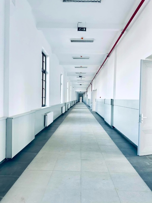 Buzău: Peste o mie de elevi ai Colegiului Naţional ”Mihai Eminescu” învaţă de o săptămână online, întrucât spaţiul unde îşi desfăşurau cursurile nu are apă potabilă