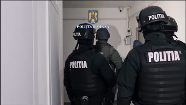 UPDATE - IGPR - 12 percheziţii în judeţele Ilfov şi Mureş într-un dosar privind şcolarizarea fictivă a unor cetăţeni italieni care au obţinut ilegal diplome  pentru exercitarea profesiei de asistent medical generalist în UE / 8 persoane, duse la audieri