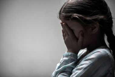 ”Salvaţi Copiii”: Numărul părinţilor care afirmă că fiul/fiica lor a fost victimă a abuzului sexual a crescut de 6 ori în ultimul deceniu/ Instituţiile, obligate să aibă un Cod de Conduită clar care să condamne abuzul asupra copiilor
