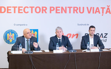 Arafat: 10.000 de detectoare de fum şi monoxid de carbon vor fi montate în casele românilor / Predoiu: Această campanie este un bun pas înainte