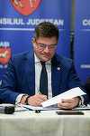 Şeful Consiliul Judeţean Iaşi, Costel Alexe, a semnat contractul de execuţie a lucrărilor pentru reabilitarea şi modernizarea Filarmonicii de Stat „Moldova” Iaşi