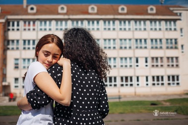 Regiunea Nord-Est are cei mai mulţi copii cu părinţi plecaţi la muncă în străinătate/ Aproape unu din trei copii are mama plecată/ Una din patru mame pleacă pentru că nu găseşte loc de muncă în apropiere - studiu Salvaţi Copiii România
